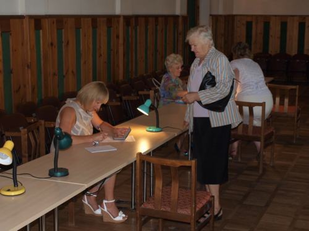 Visā Latvijā slēgti referenduma iecirkņi