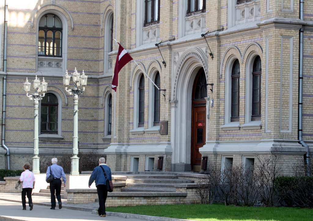RPIVA nelikumīgi izsniegusi 8 doktora grādus, LU to skaits vēl nav apzināts