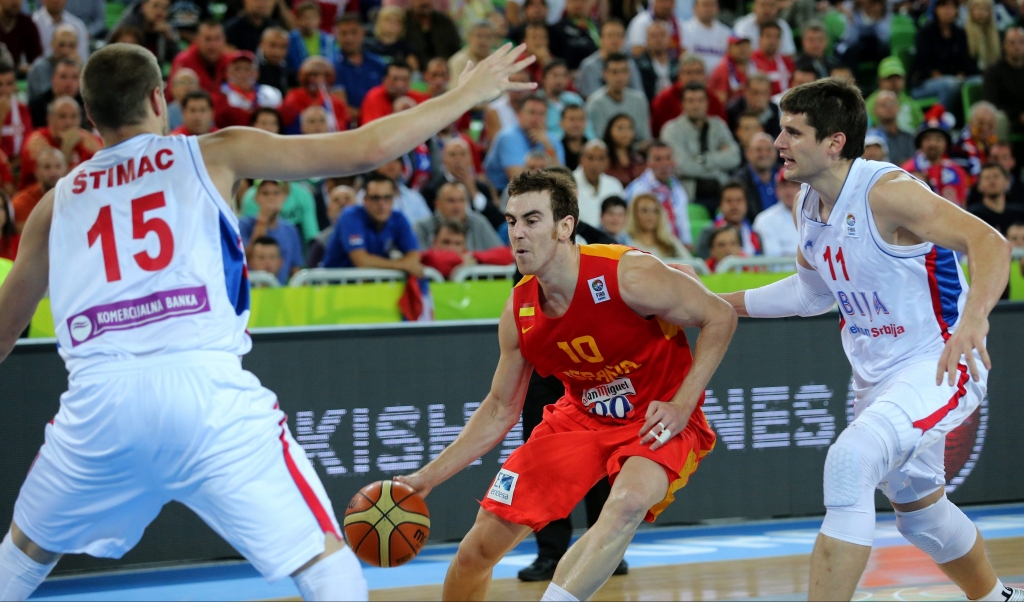 Čempione Spānija un Francija sasniedz Eiropas čempionāta basketbolā pusfinālu
