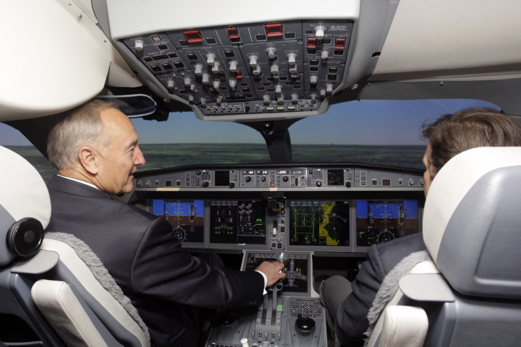 papildināta FOTO galerija - Bērziņš Kanādā ar Bombardier vadību pārrunā sadarbības iespējas