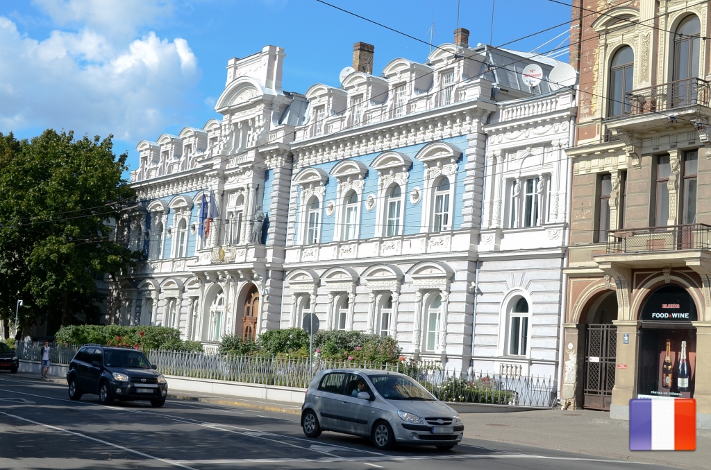 FOTO: Ārvalstu vēstniecības Rīgā - no villām līdz cietokšņiem