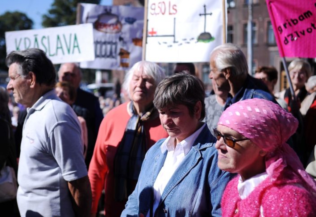 FM noraida virkni pensionāru mītiņā izvirzīto prasību