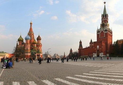 Tūkstošiem cilvēku Maskavā protestē pret Putina varu