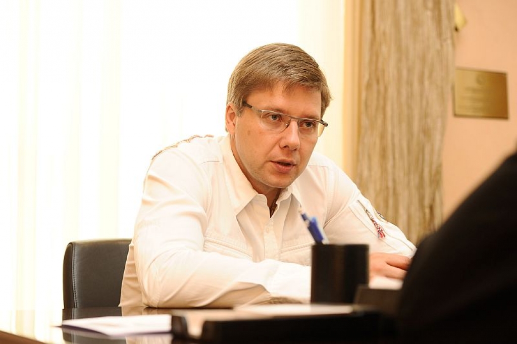 Ušakovs skaidro, kā Vanšu tilta remontam izmantos 84 tūkstošus latu