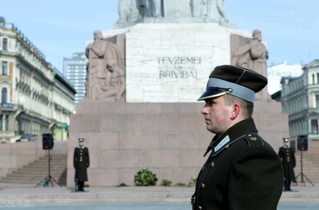 Rinkēvičs: Latvijas valsts un sabiedrība ir parādā Latvijas karavīriem