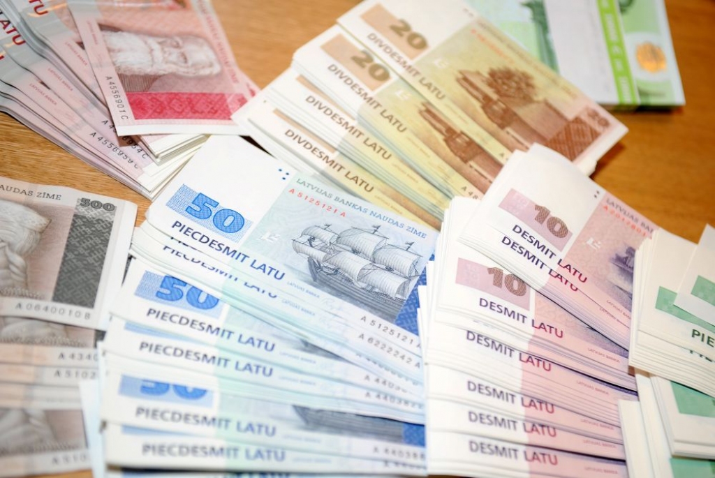Uzņēmumus Latvijā aktīvi kreditē septiņas bankas
