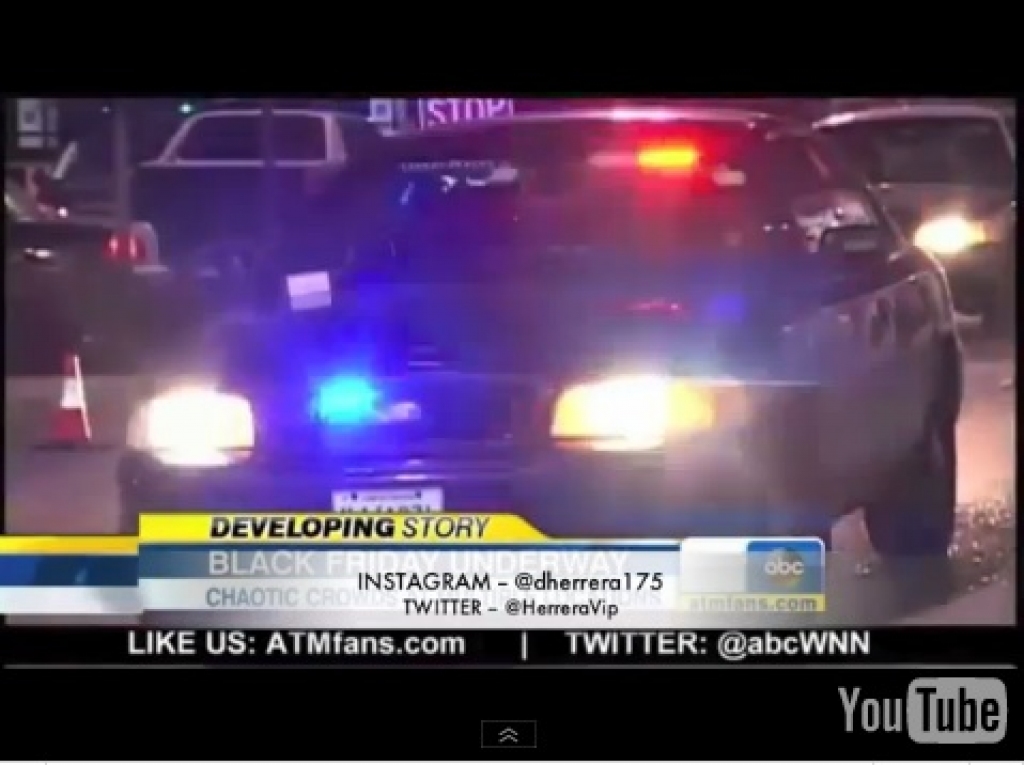 VIDEO: Melnā piektdiena - pirmssvētku iepirkšanās drudzis ASV veikalos pāraug apšaudēs un kautiņos