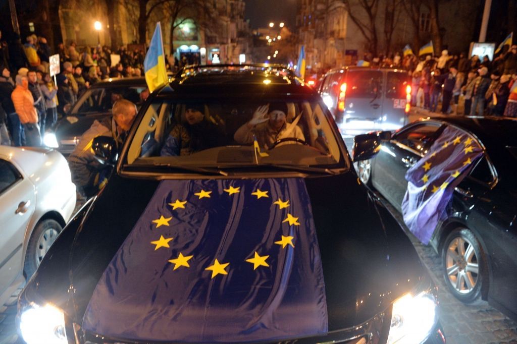 FOTO: Ukrainā protesti pret Janukoviča valdību pāraug masu nekārtībās