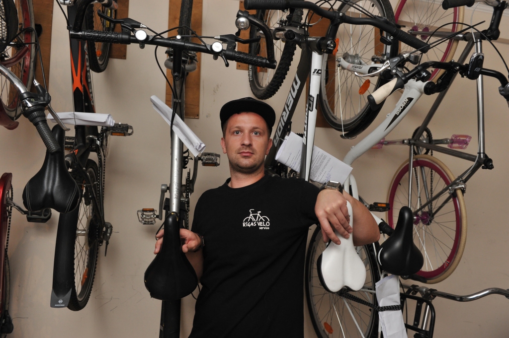 Nodrošina ziemotni velosipēdiem, kuriem nav vietas saimnieku mājās