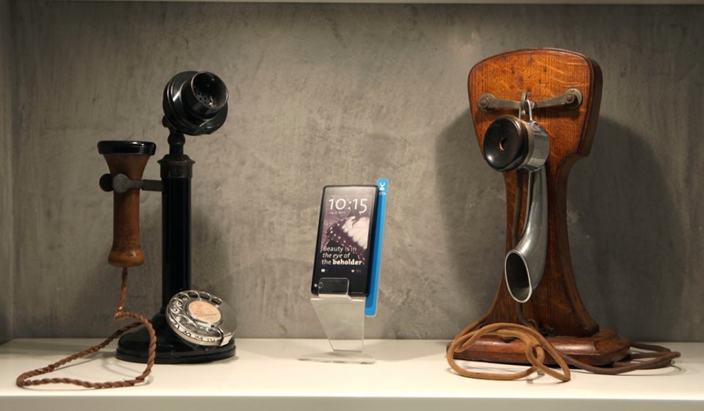 Krievi laiž klajā pirmo Yota telefonu ar diviem ekrāniem