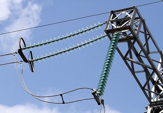 „Sadales tīkls” aicina iedzīvotājus būt uzmanīgiem elektrolīniju tuvumā