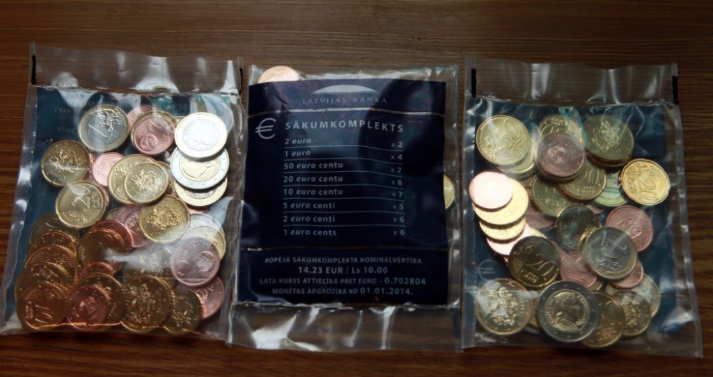 Otrdien sāks tirgot eiro monētu sākumkomplektus