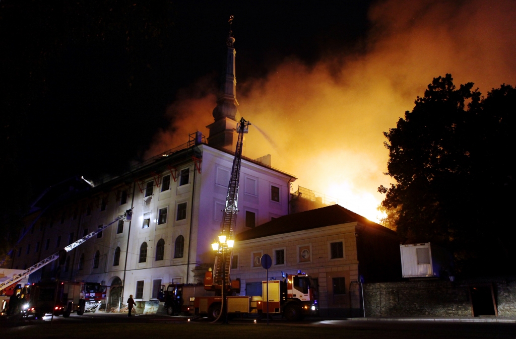 papildināts (15:05) - Rīgas pilij ugunsgrēkā nodarītie zaudējumi - 4,3 miljoni latu