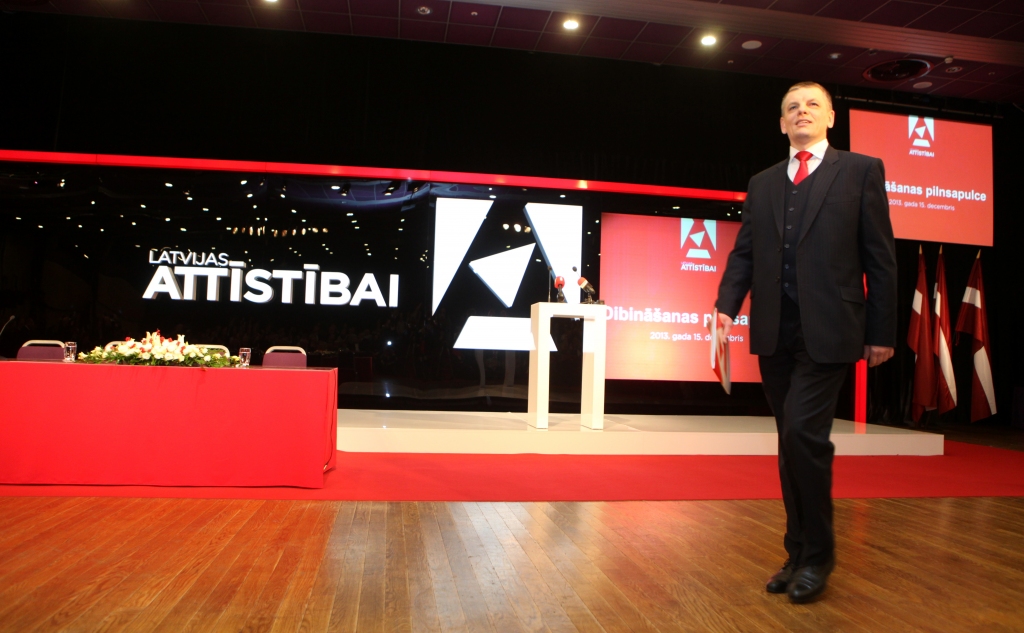 papildināts (16:41) - FOTO: Repši ievēl par partijas  Latvijas attīstībai  valdes priekšsēdētāju