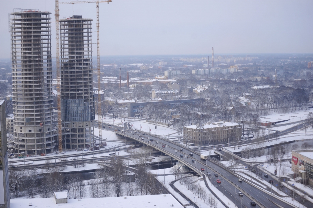 Papildināts - Augstceltņu Z-Towers būvlaukumā konstatē vairākas nedrošas darba vietas