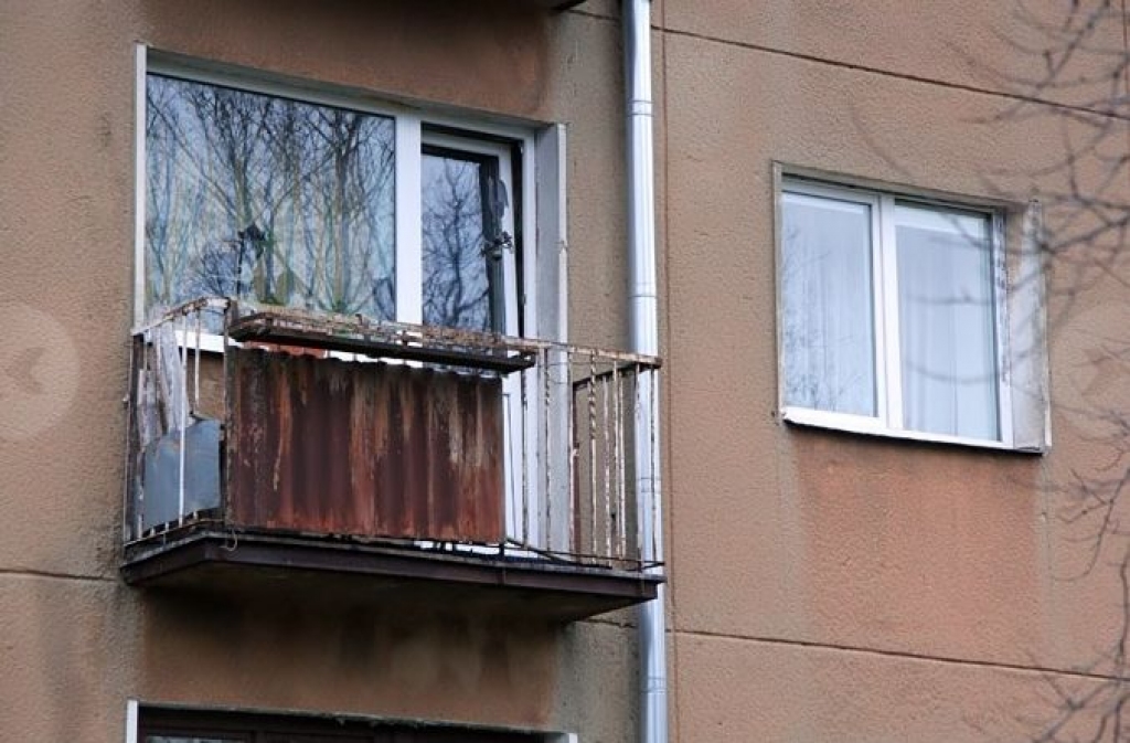 Daudzdzīvokļu māju uzlabošanu Jelgavā dēvē par luksusa lietu