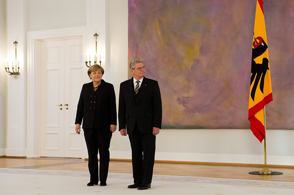 Vācijas parlaments apstiprina Merkeli kancleres amatā
