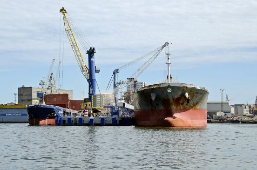 Latvija patlaban riskē kavēt kaimiņus