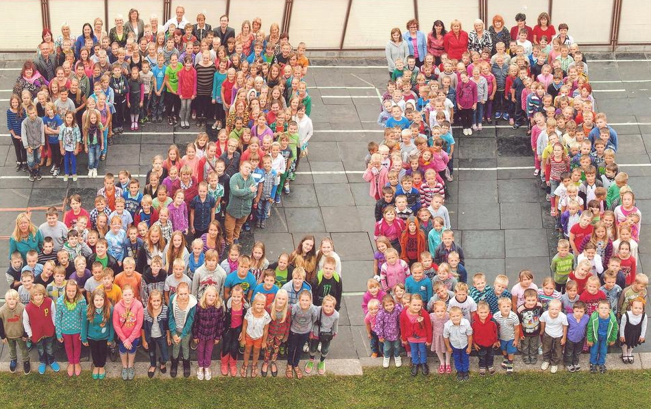 Aizkraukles pilsētas  sākumskolai — 20 gadu 