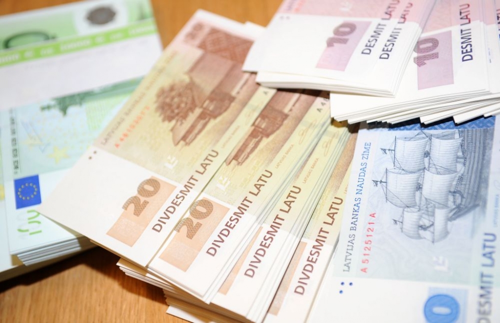 Banku peļņa šogad augusi par 43,6%