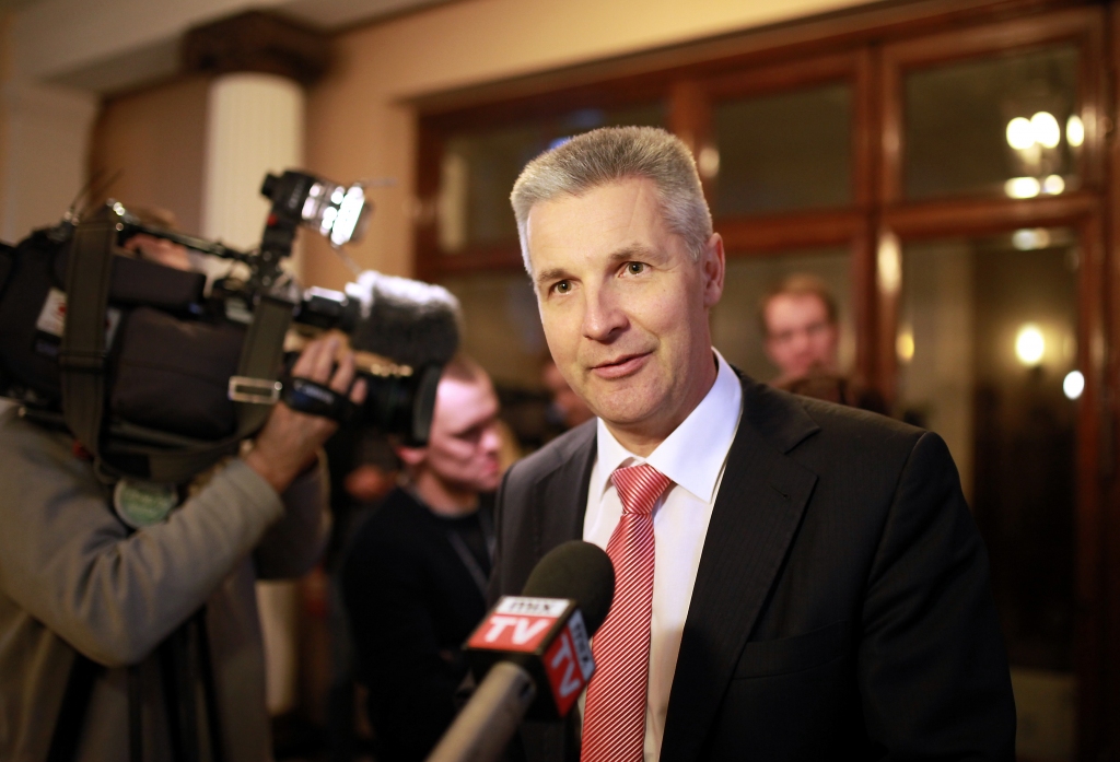 Vienotība aizsardzības ministra portfeli gatava piedāvāt ZZS
