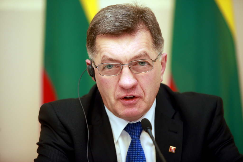 Lietuvas premjers gatavs atkāpties, ja neizdosies pievienoties eirozonai 2015.gadā