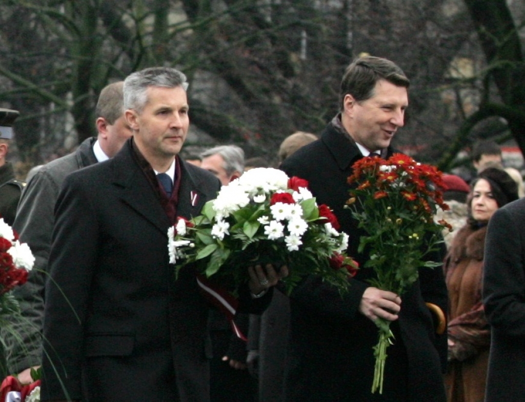 Tviterpērles: Pabriku uzmet, Vējonis iejūtas superministra ādā