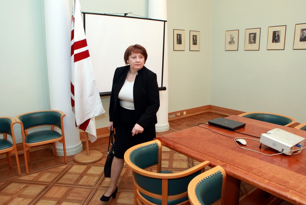 Straujuma izveido ministru komandu, uz kuru paļaujas