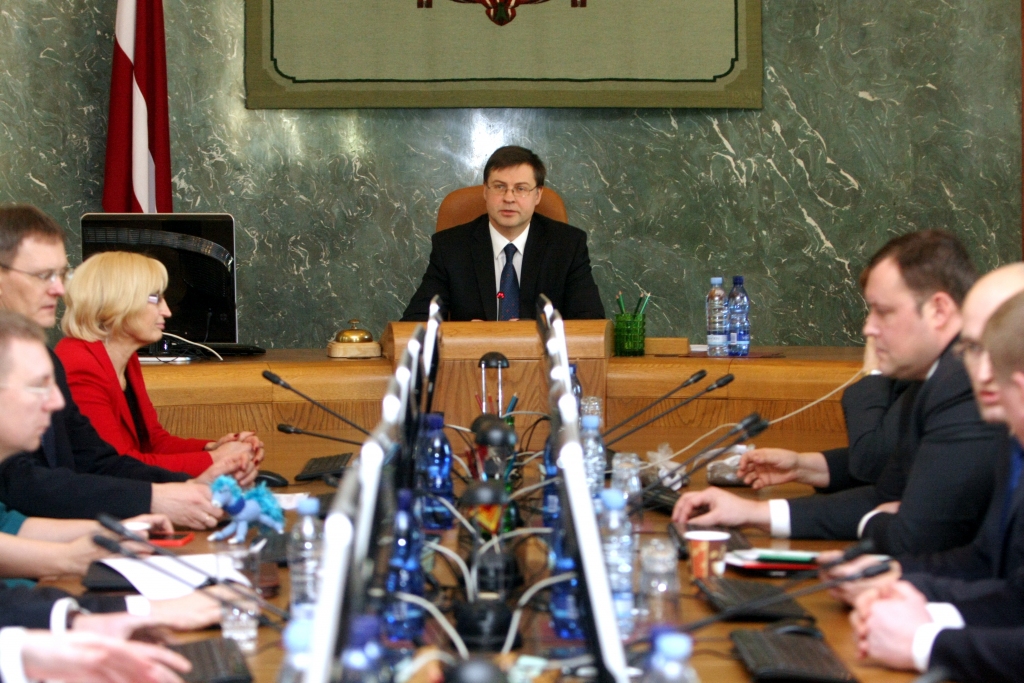 Dombrovskis par saviem nākotnes plāniem runā nelabprāt