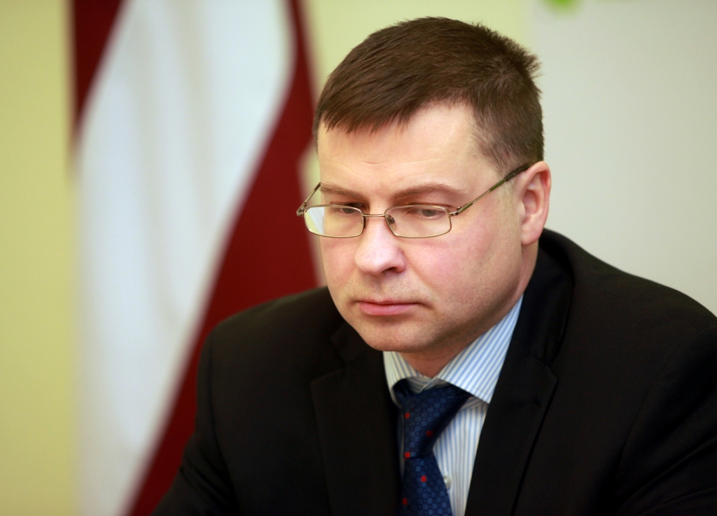 Rūk Eiropas Tautas partijas kandidātu skaits uz EK prezidenta krēslu