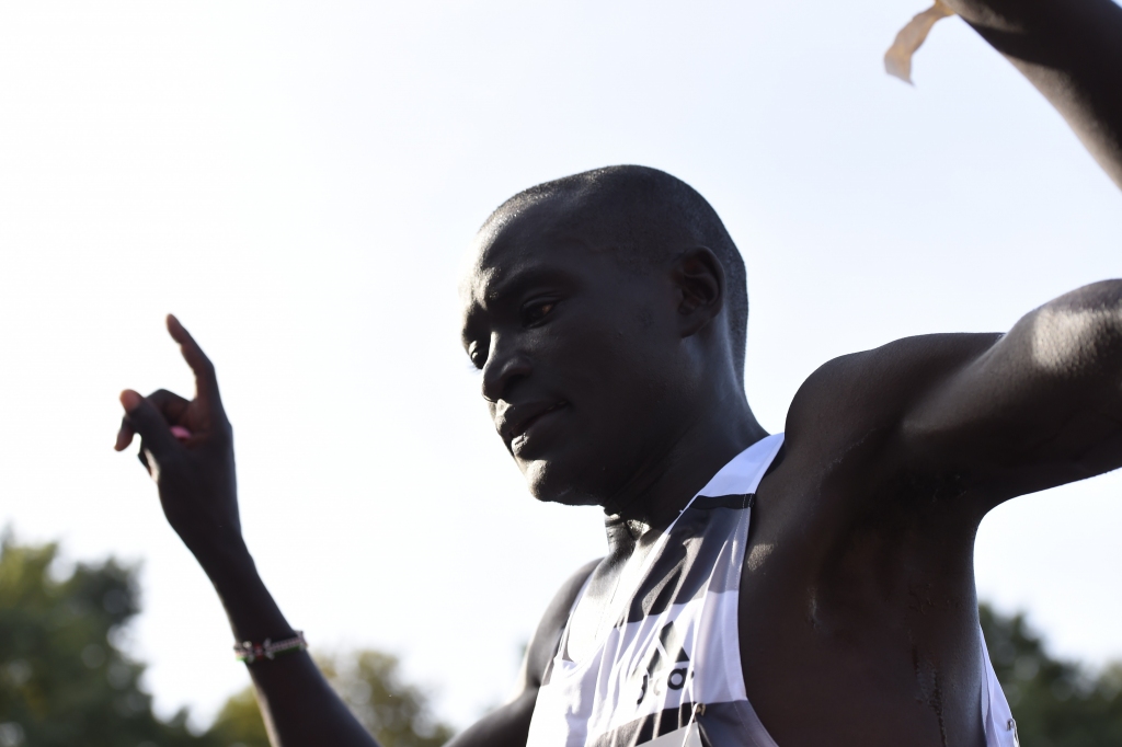 Jauns pasaules rekords maratonā - 2:02:57