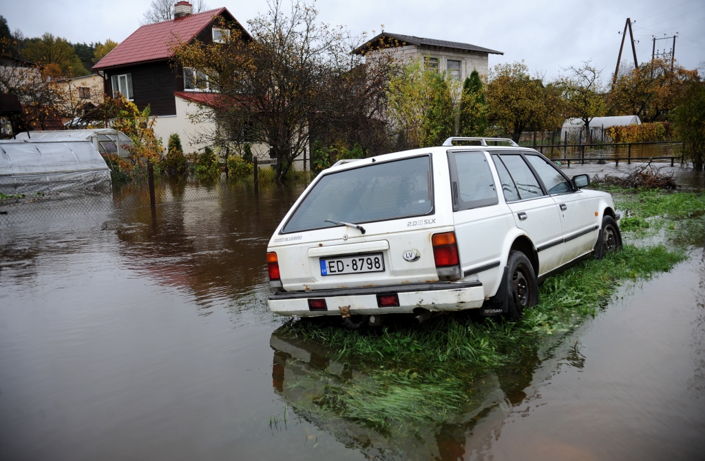 FOTO: Ogre plūdu varā