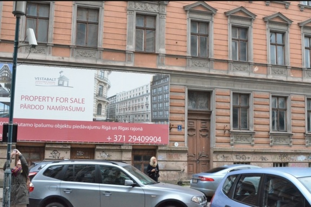 FOTO: Rīgas centra neglītākā daļa - grausti