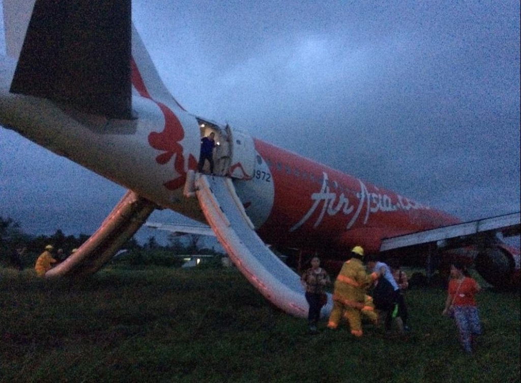 Par mata tiesu no avārijas izvairījies cits AirAsia laineris