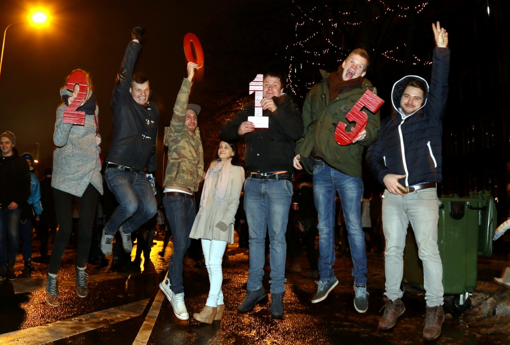 FOTO: Jauno gadu Rīgā sagaidījuši ap 50 000 cilvēku