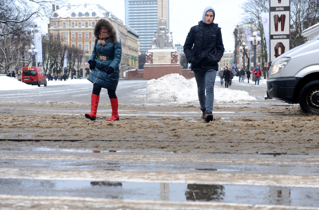 Kāpēc tīrīt ielas, ja sniegs izkusīs pats