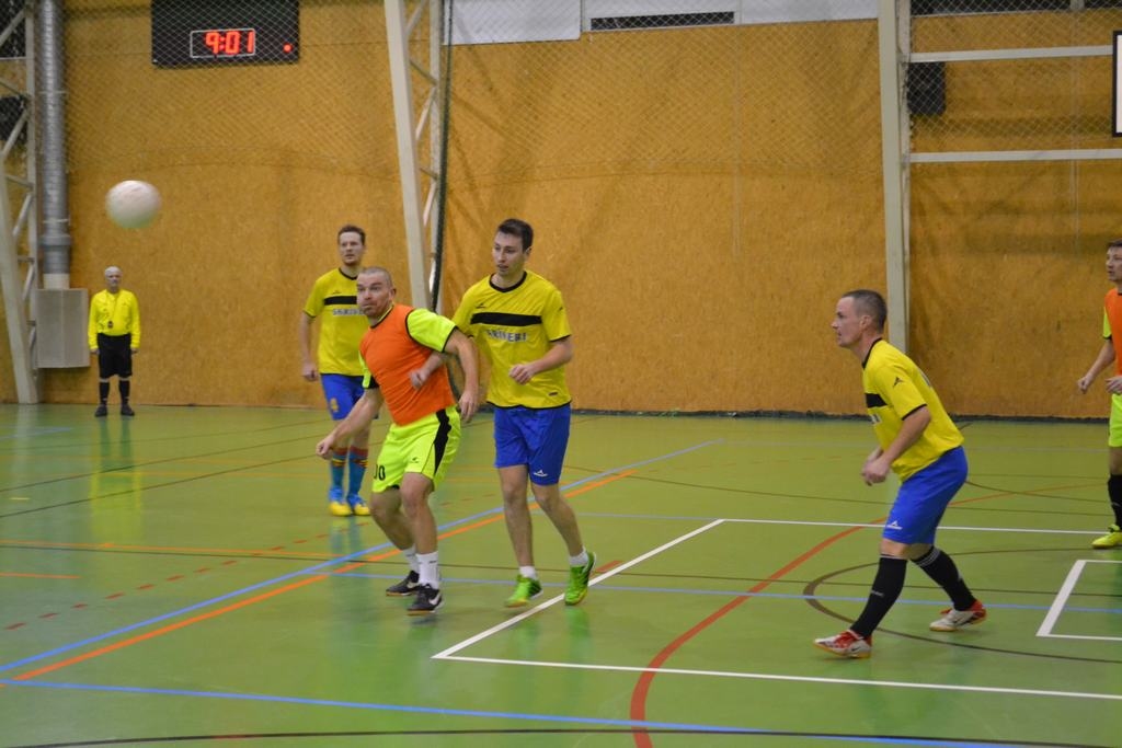 Futbolisti tiekas Koknesē