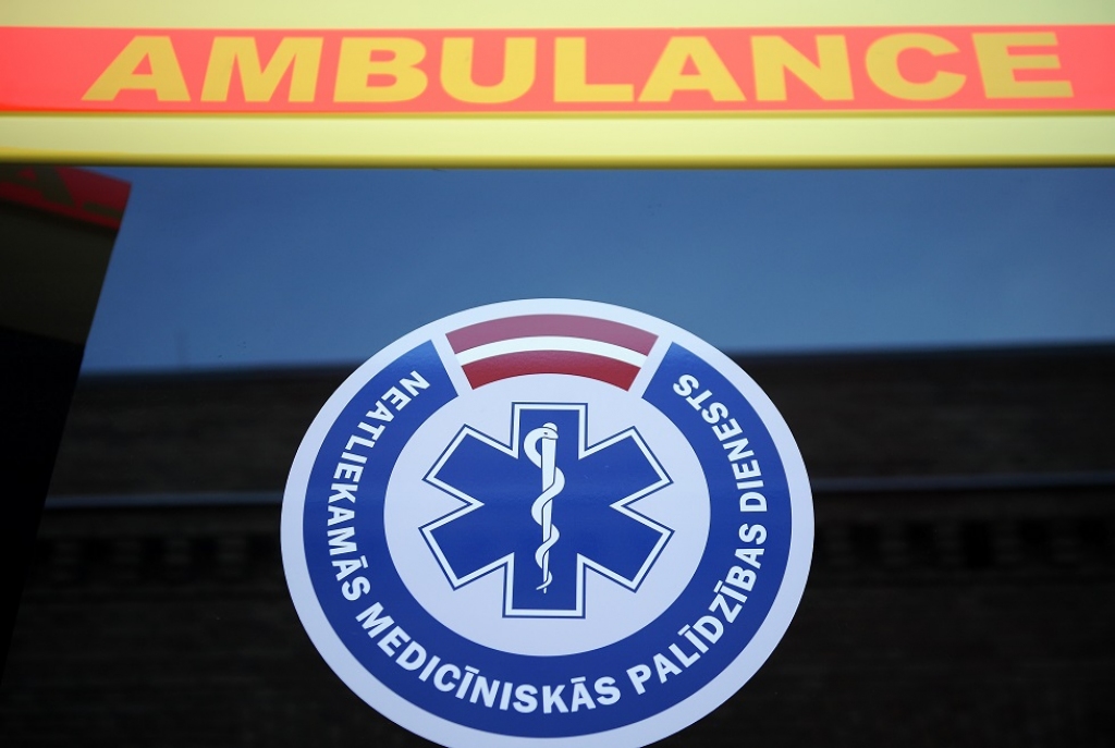 Ātrās palīdzības auto iegādi un uzturēšanu Rīgā uzticēs valstij
