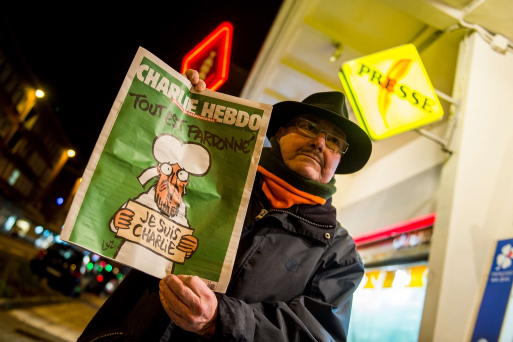 Charlie Hebdo jaunākais numurs daudzviet Francijā izpārdots dažu minūšu laikā