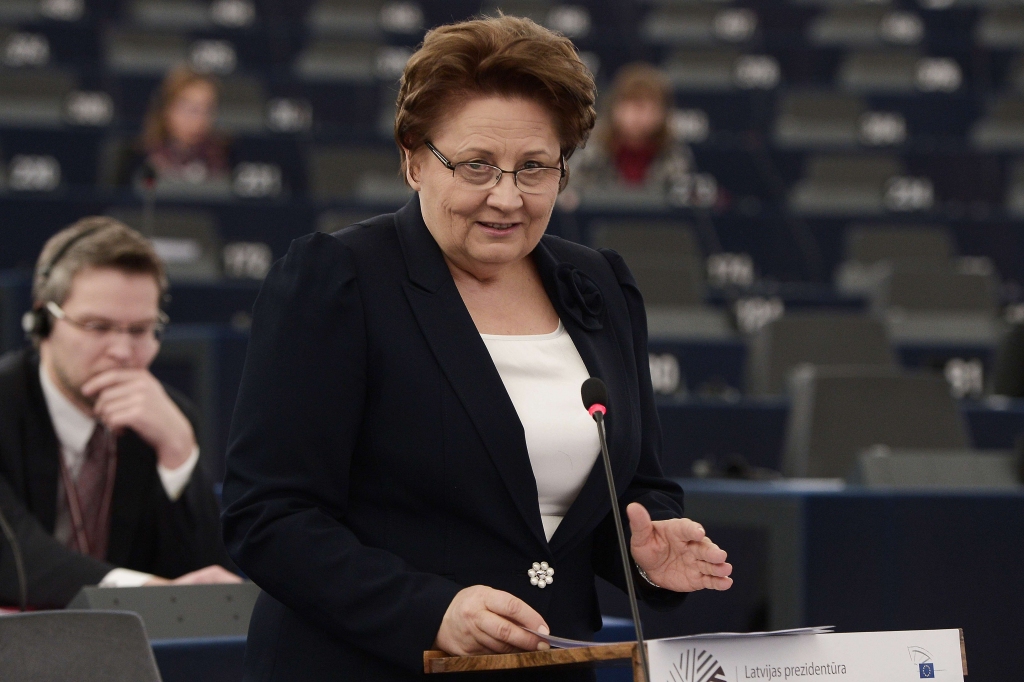 Straujuma dosies uz Pasaules ekonomikas forumu Davosā