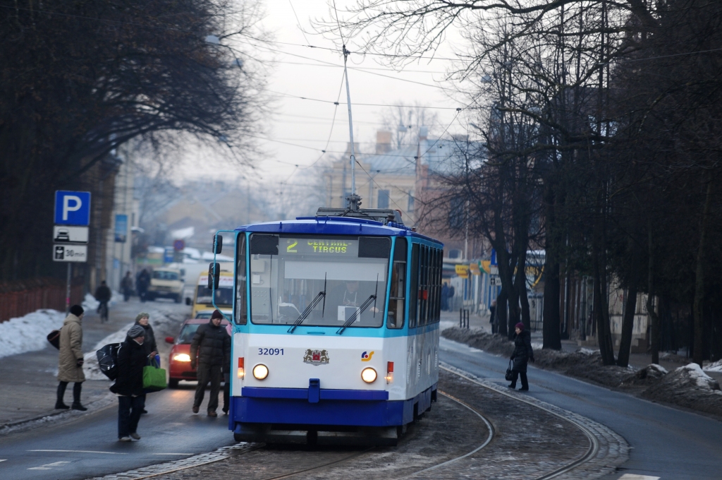 Tviterpērles par dārgajām biļetēm Rīgā: Sveikas kājas!