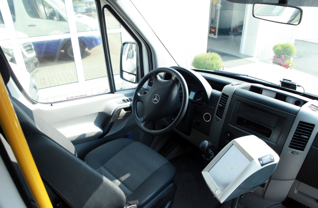 Biļešu cenu līdz 1,15 eiro par braucienu plānots palielināt arī Rīgas mikroautobusos
