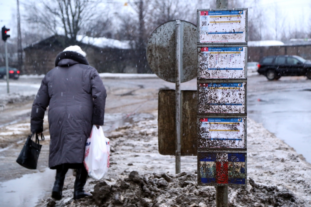 papildināts (18:59) - Arī mikroautobusu biļetes un automašīnu stāvvietas kļūs dārgākas