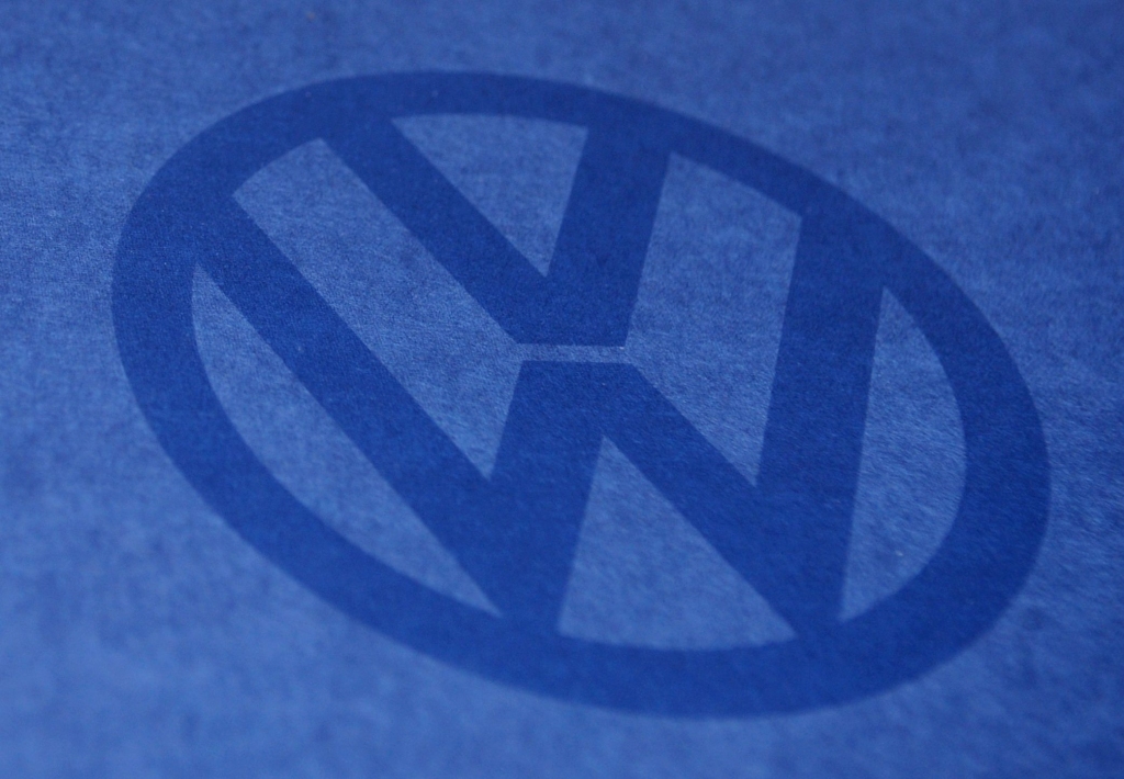 KP par karteļa vienošanos Volkswagen tirgotājiem piemēro 7,6 miljonu eiro lielu sodu; uzņēmumi lēmumu pārsūdzēs