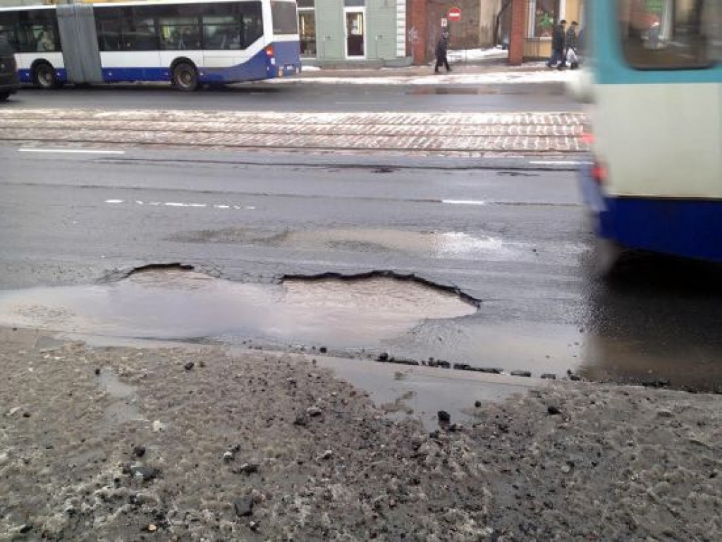 Zelta bedres autoservisiem