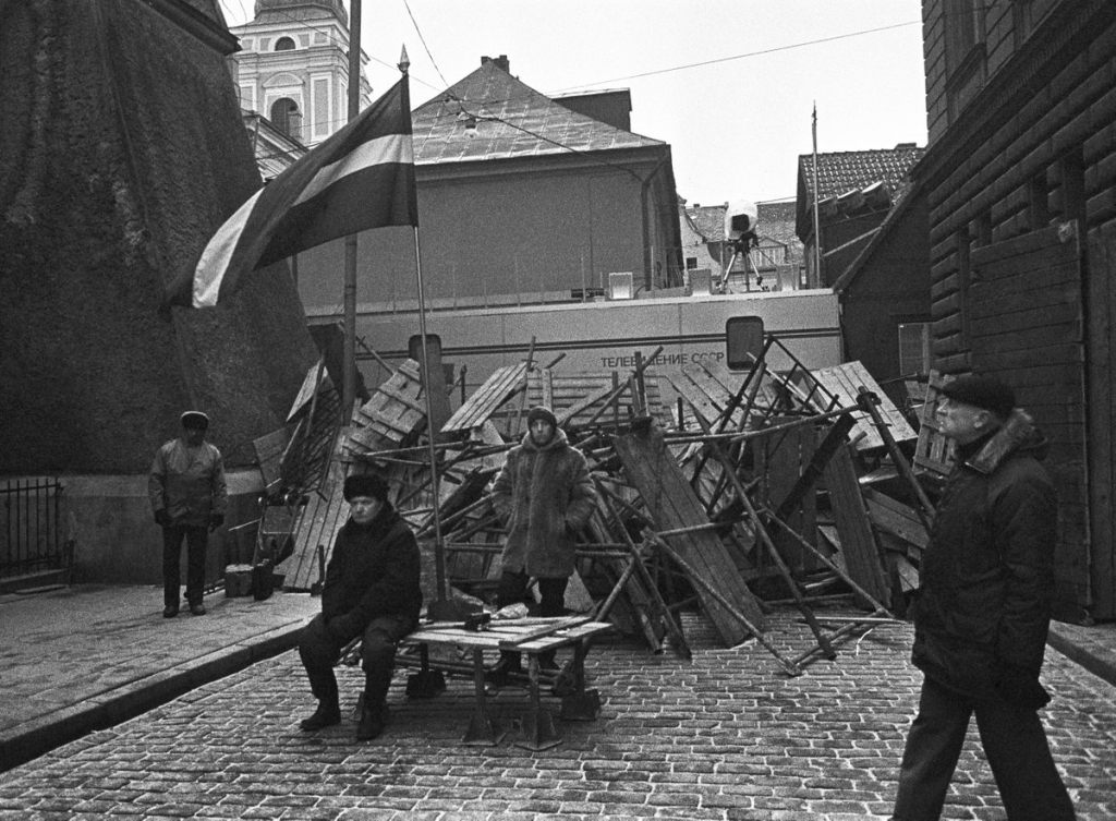 FOTO: Barikāžu laiks Ulda Brieža fotogrāfijās