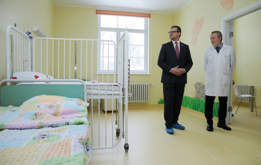 FOTO: Atklāj jauno Bērnu klīniskās universitātes slimnīcas Infekcijas slimību nodaļu