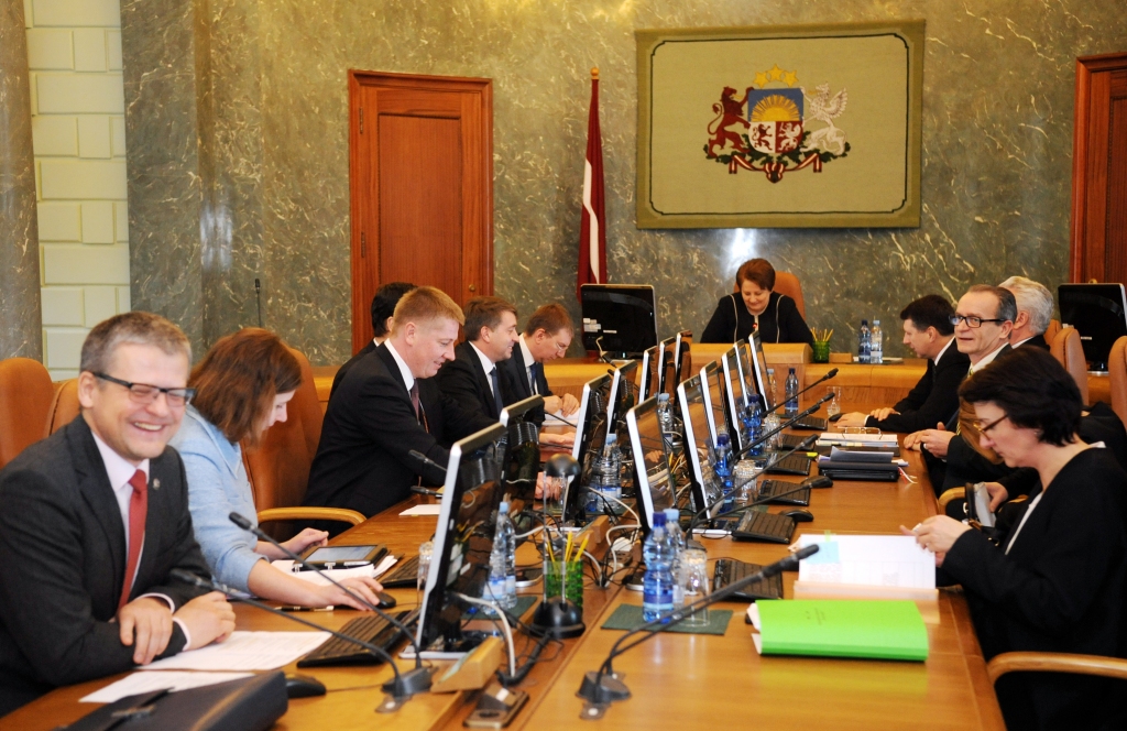 Aptauja: Decembrī krities valdības darba vērtējums