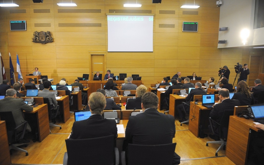 Pieņem Rīgas domes budžetu ar 55,6 miljonu eiro deficītu
