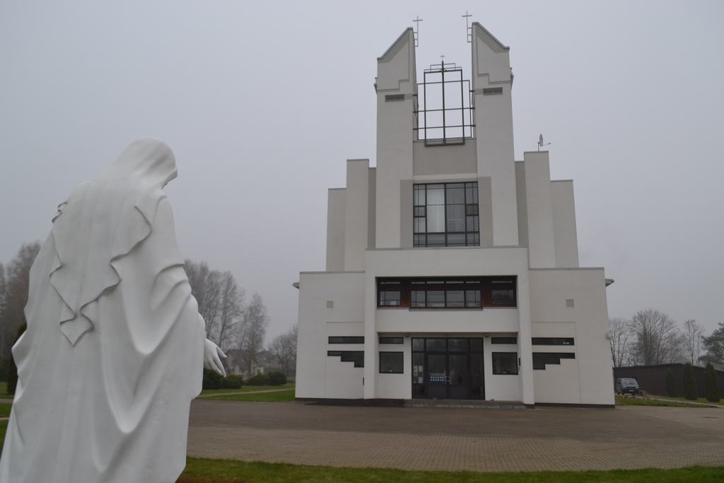 Katoļu dievnamam —15 gadu